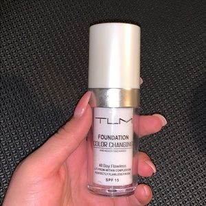 Color changing Foundation